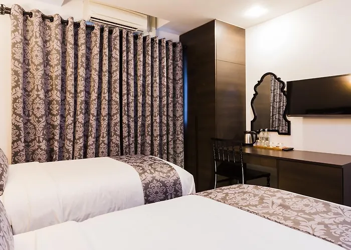 ホテル The Fah Silom 3*