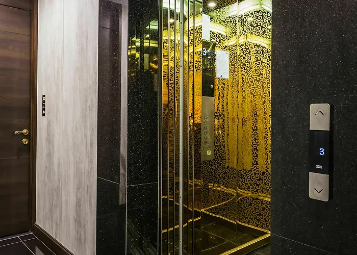ホテル The Fah Silom 3*